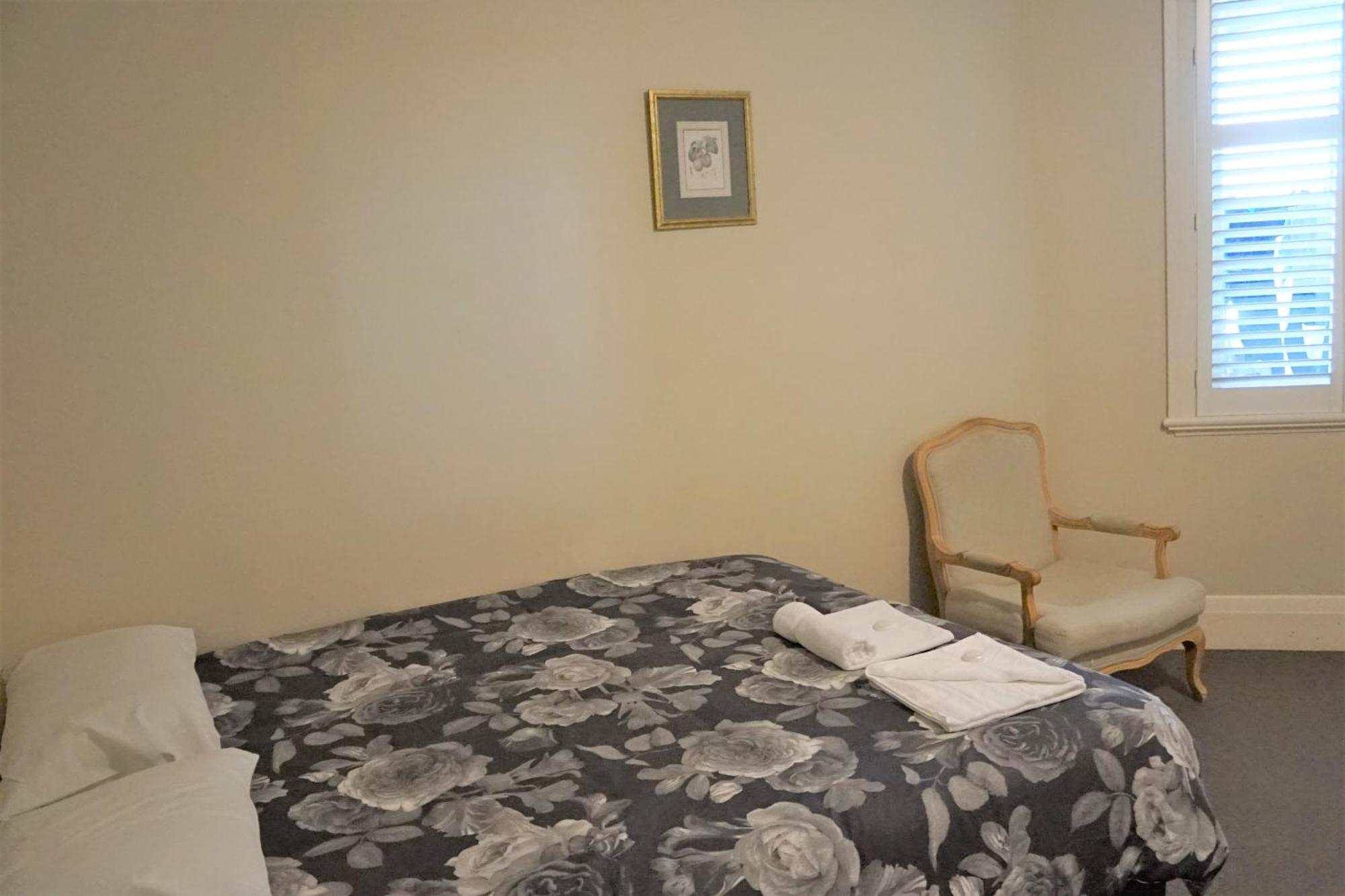 Palace Hotel Mortlake Sydney Room photo
